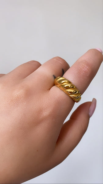 Croissant Ring