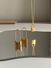 Load image into Gallery viewer, Valentine Earrings

