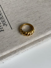 Load image into Gallery viewer, Croissant Ring
