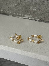 Load image into Gallery viewer, Perla Earrings
