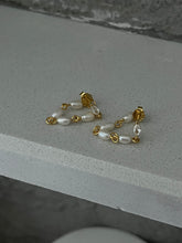 Load image into Gallery viewer, Perla Earrings
